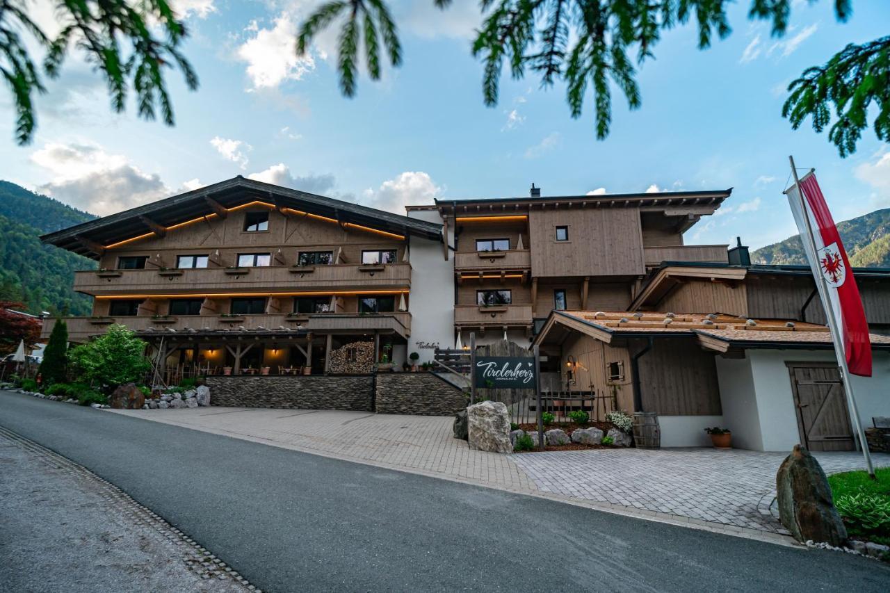 Hotel Landhaus Tirolerherz Sankt Ulrich am Pillersee ภายนอก รูปภาพ