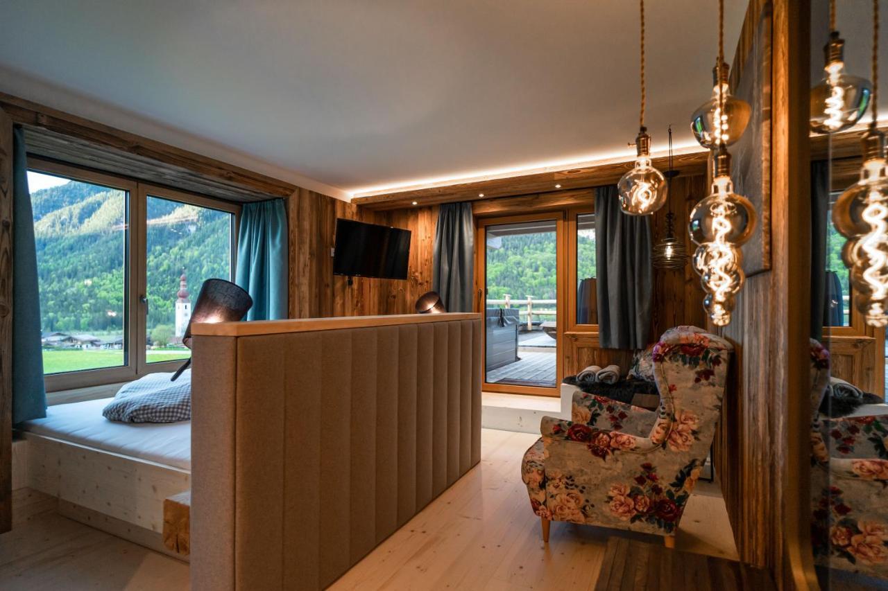 Hotel Landhaus Tirolerherz Sankt Ulrich am Pillersee ภายนอก รูปภาพ