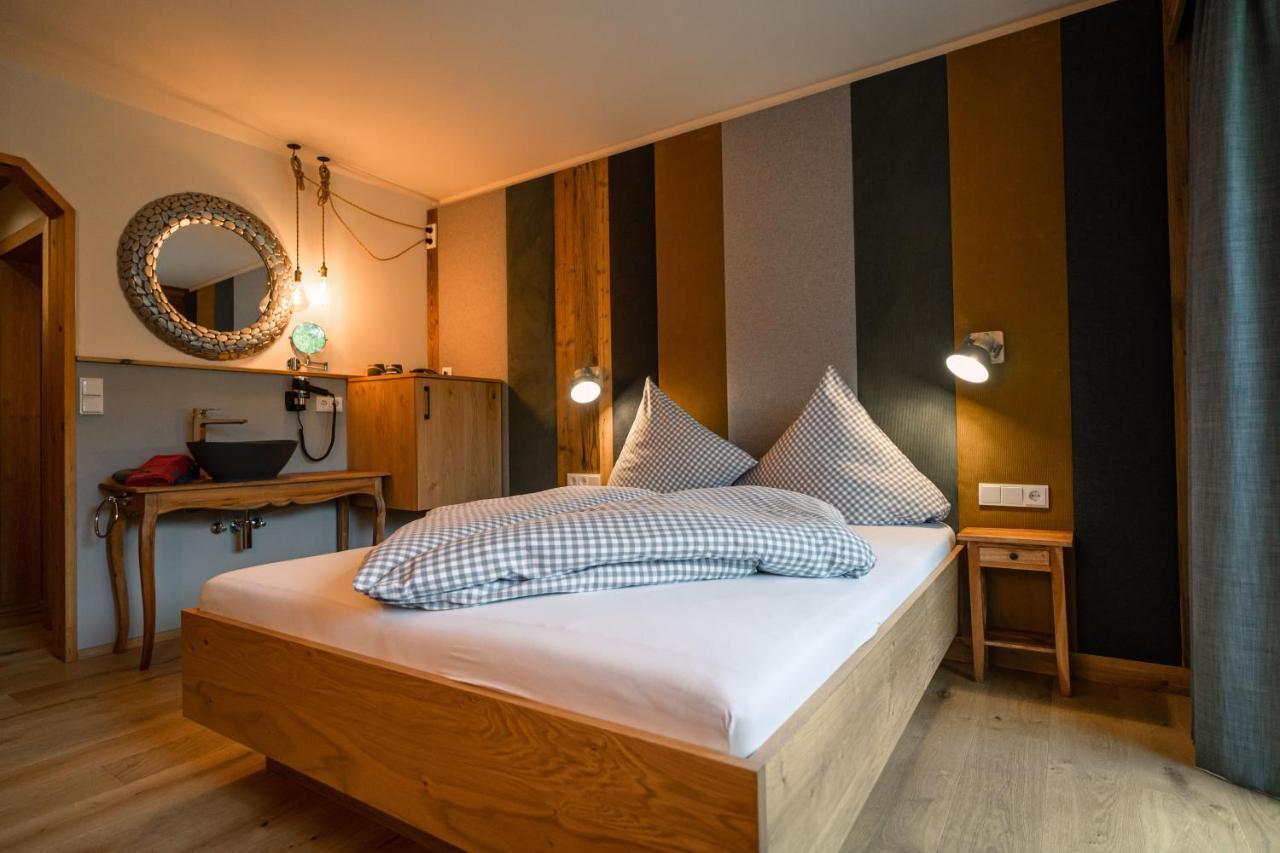 Hotel Landhaus Tirolerherz Sankt Ulrich am Pillersee ภายนอก รูปภาพ