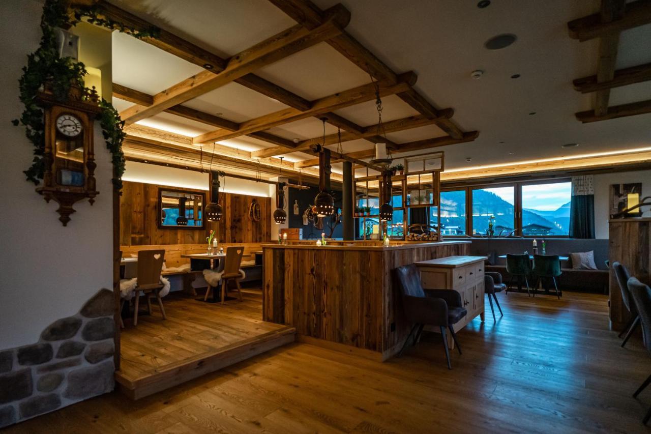 Hotel Landhaus Tirolerherz Sankt Ulrich am Pillersee ภายนอก รูปภาพ