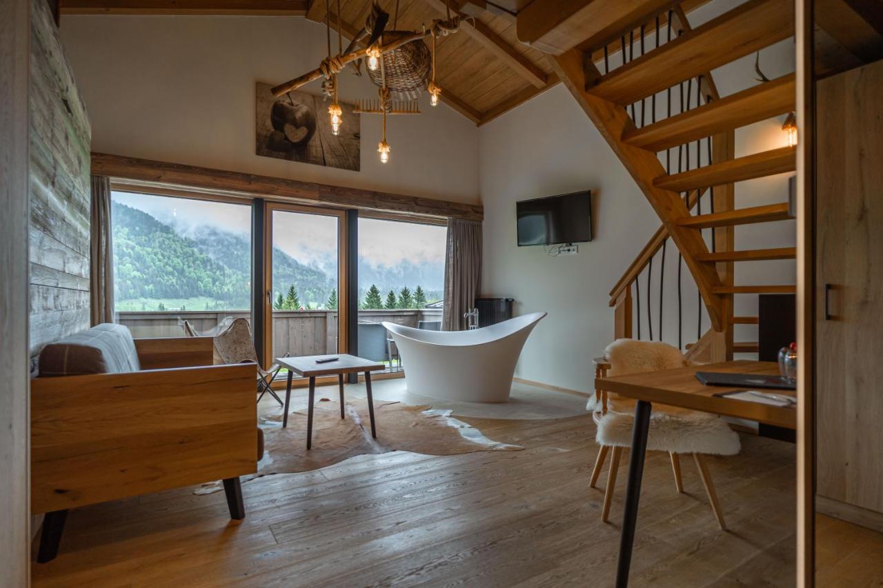 Hotel Landhaus Tirolerherz Sankt Ulrich am Pillersee ภายนอก รูปภาพ