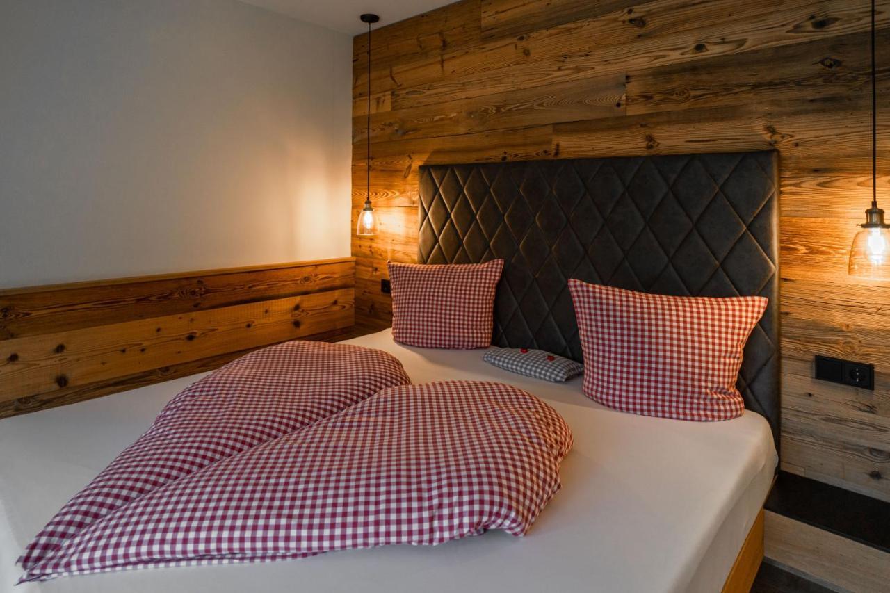 Hotel Landhaus Tirolerherz Sankt Ulrich am Pillersee ภายนอก รูปภาพ