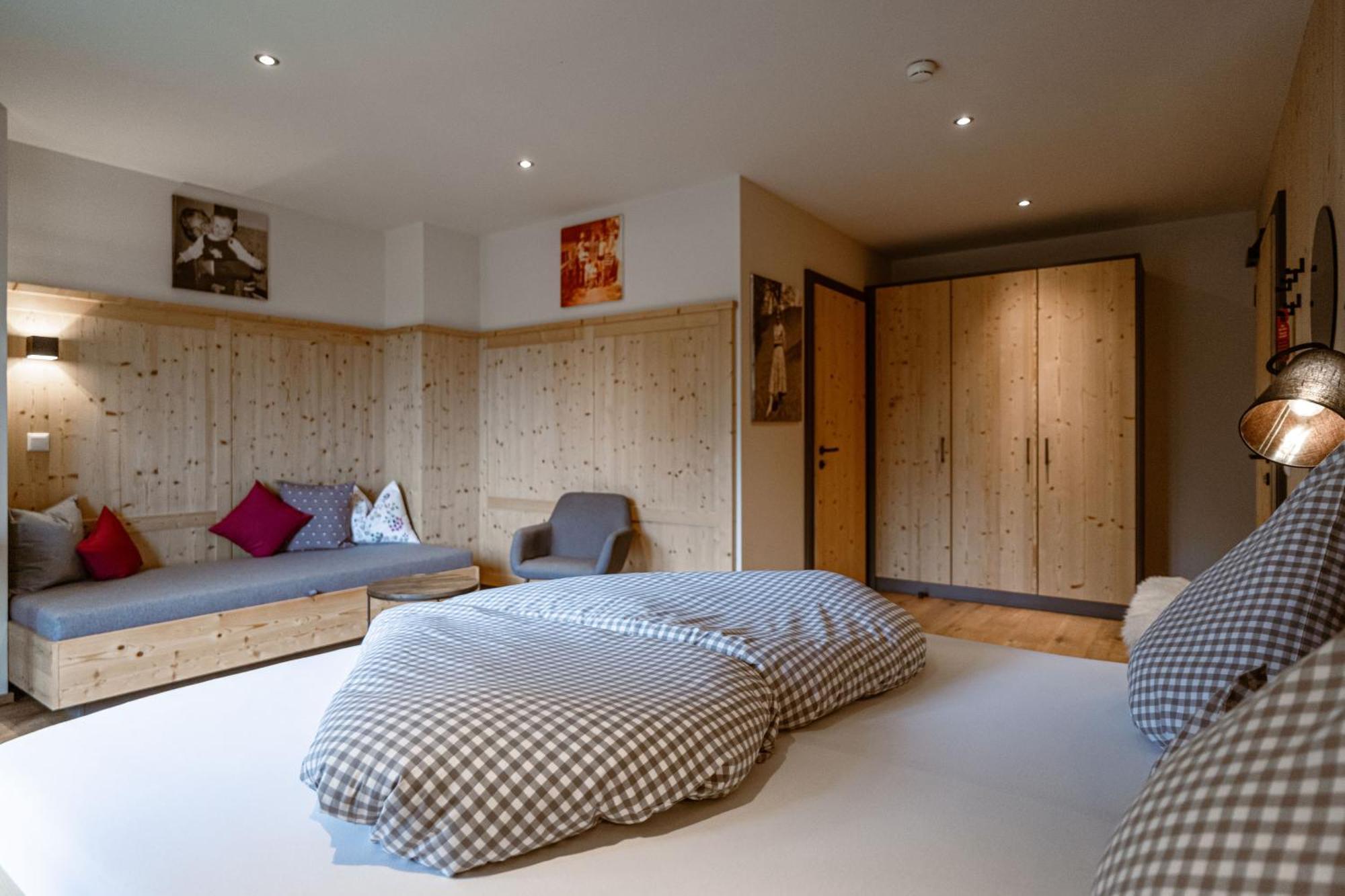Hotel Landhaus Tirolerherz Sankt Ulrich am Pillersee ห้อง รูปภาพ